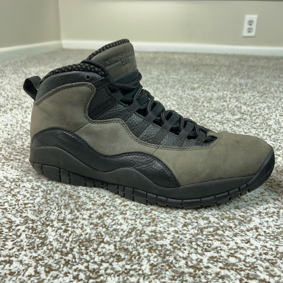 Jordan Shoes Mens Size 10.5 Gray Air 10 Retro Shadow Basketball Sneaker Mid Rise main image 13
